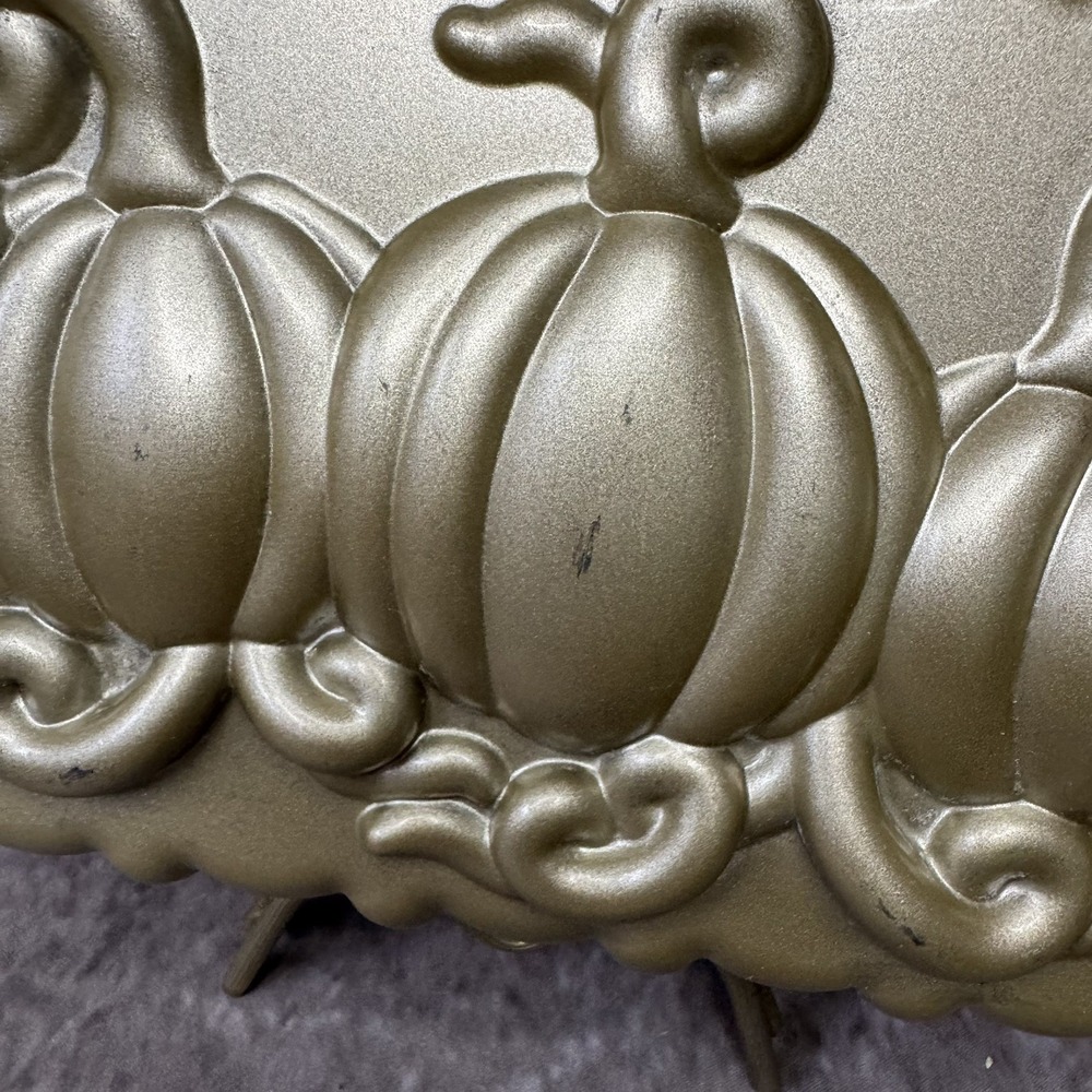 Nordic Ware Botanical Pumpkin Loaf Pan 6 Cups / 1.4 Liters - Picture 10 of 12